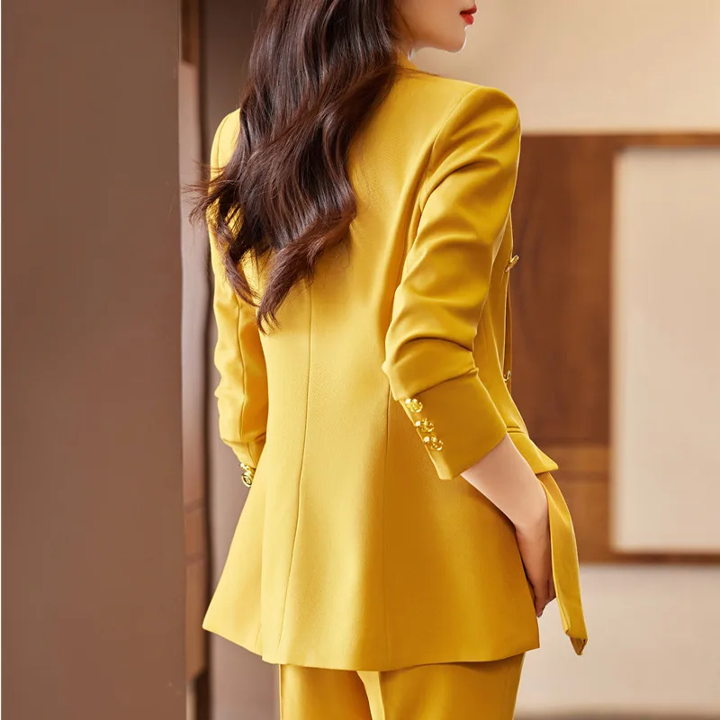 Костюм женский осенне-зимний двубортный блейзер и брюки