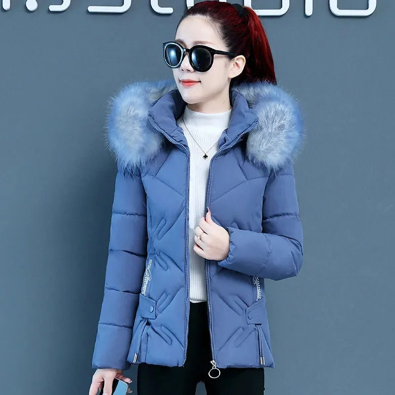 2022 женские зимние короткие парки, хлопковые стеганые куртки, большой меховой воротник, съемный капюшон, толстые теплые пальто, топ для студентов, верхняя одежда JH655 2022 женские зимние короткие парки, хлопковые стеганые куртки, большой меховой воротник, съемный капюшон, толстые теплые пальто, топ для студентов, верхняя одежда JH655