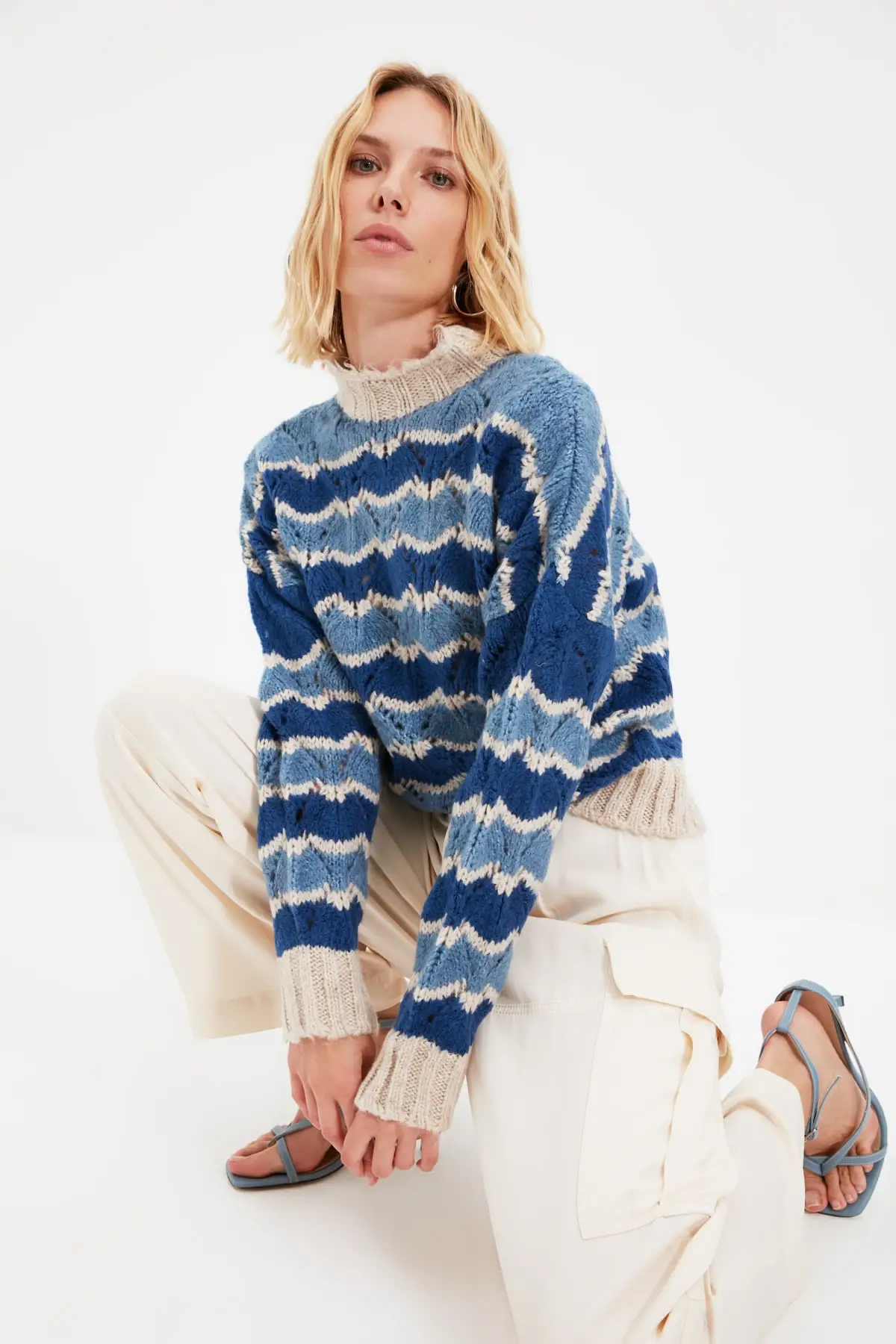 

Blue Color Blocky Ajurlu Knitwear Sweater