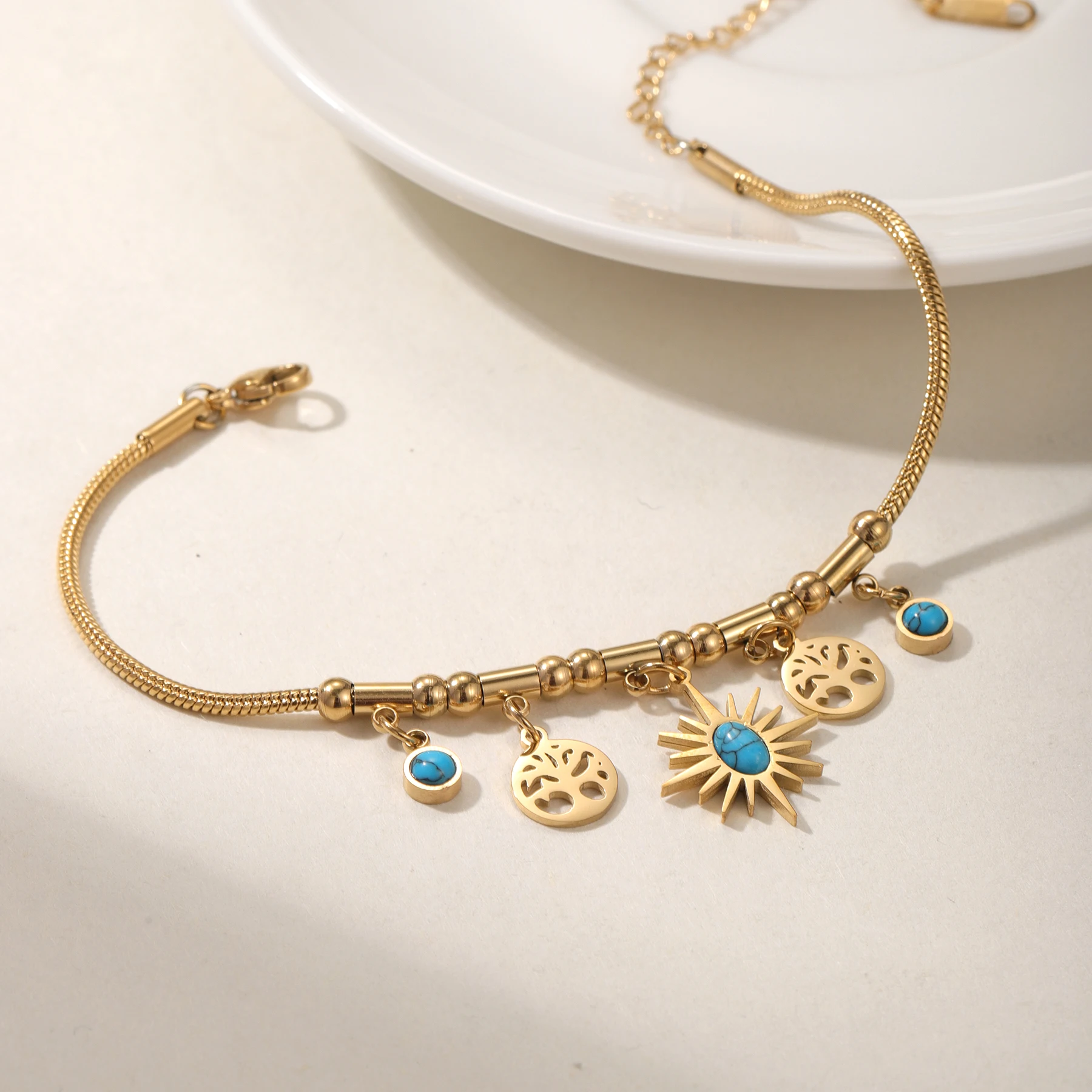 Персонализированный браслет морской тематики из камня-ракушки золотой в стиле