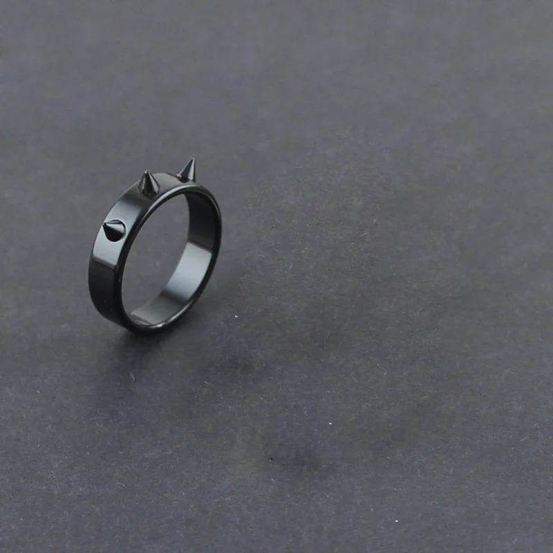 Мужское кольцо из нержавеющей стали с шипами