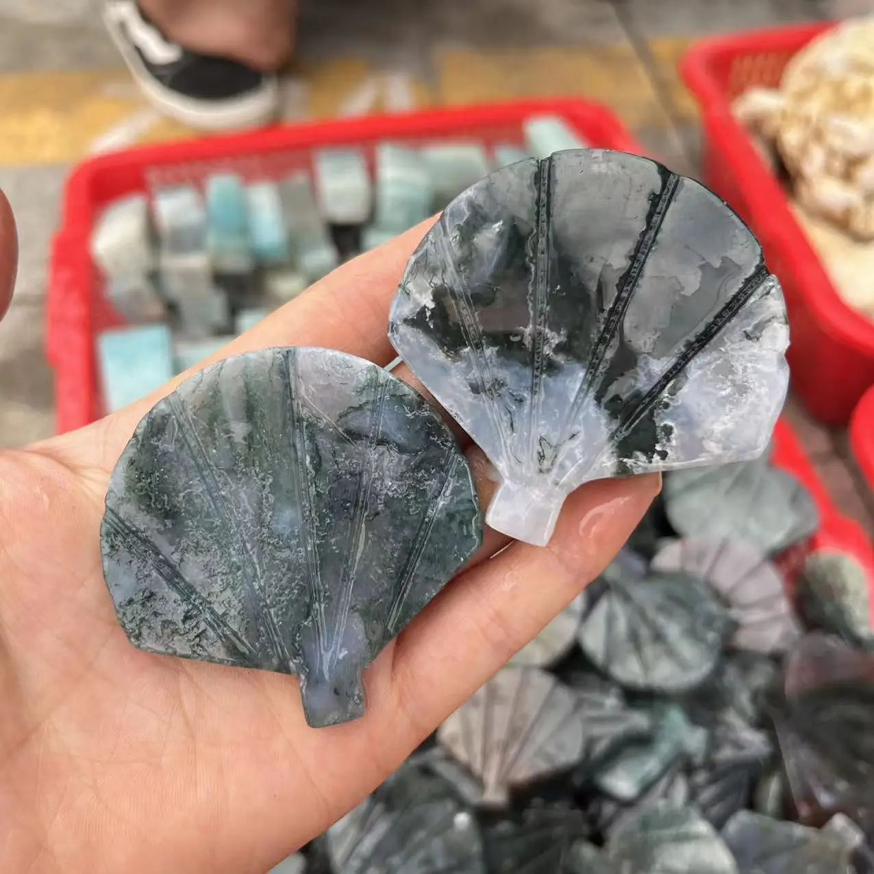 4.5-5.5CM Natural Crystal Moss Agate Hand Carved Ginkgo Leaf Crystal Carving Home Reiki Decoration