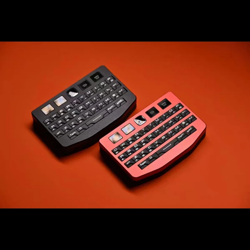 Фото Мини-клавиатура Blackberry P9981/Q10 с трекпадом, Bluetooth, USB, двойной режим работы, регулировка DPI, десять уровней скорости, все клавиши без конфликтов. №2