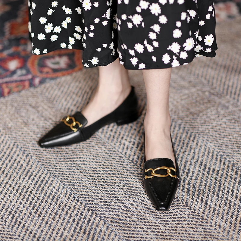 32-43 large size pointed cow leather women's shoes with metal decoration low heel thick heel women's shoes