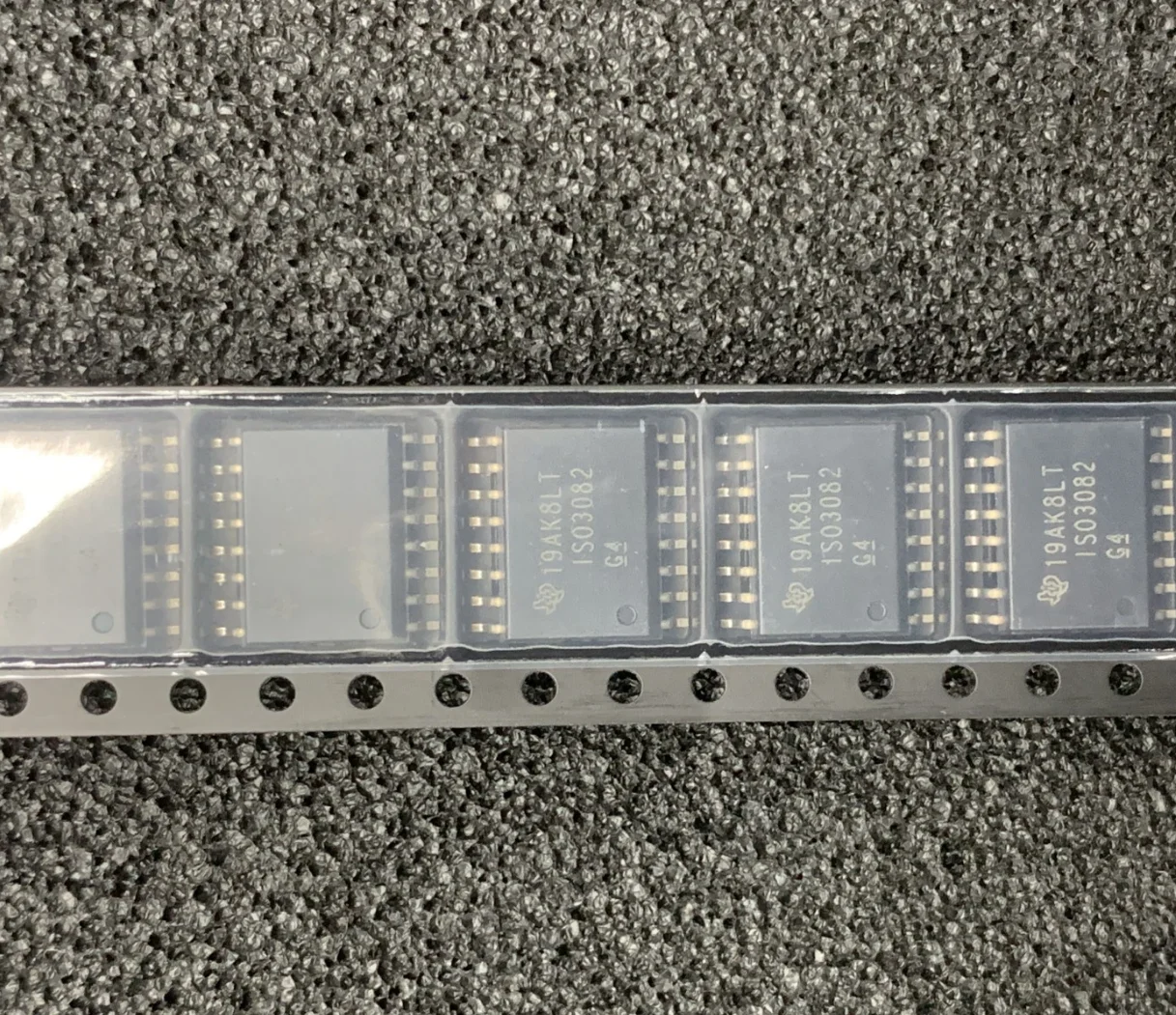 

ISO3082DWR encapsulation: 16 SOIC - RS - 485 / RS - 422 chips New and original