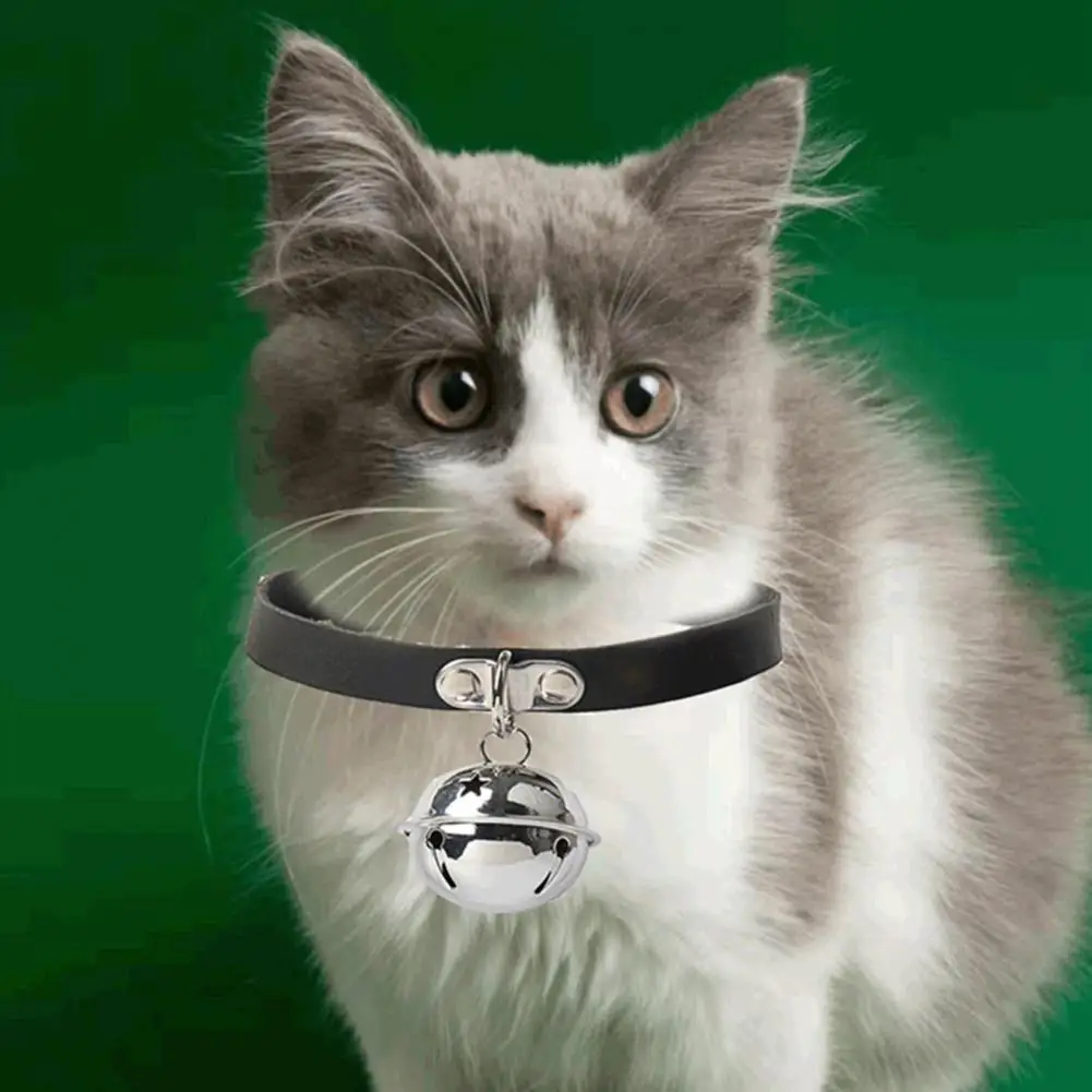 

Простое в использовании ошейник для кошек и щенков черного цвета с большим подвесным колокольчиком, украшение для повседневной носки