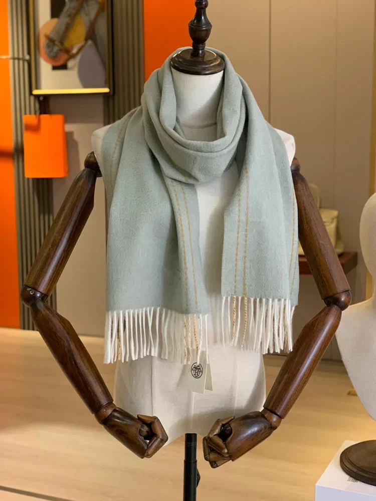 Рисунок 2 - Дизайнерский брендовый шарф H