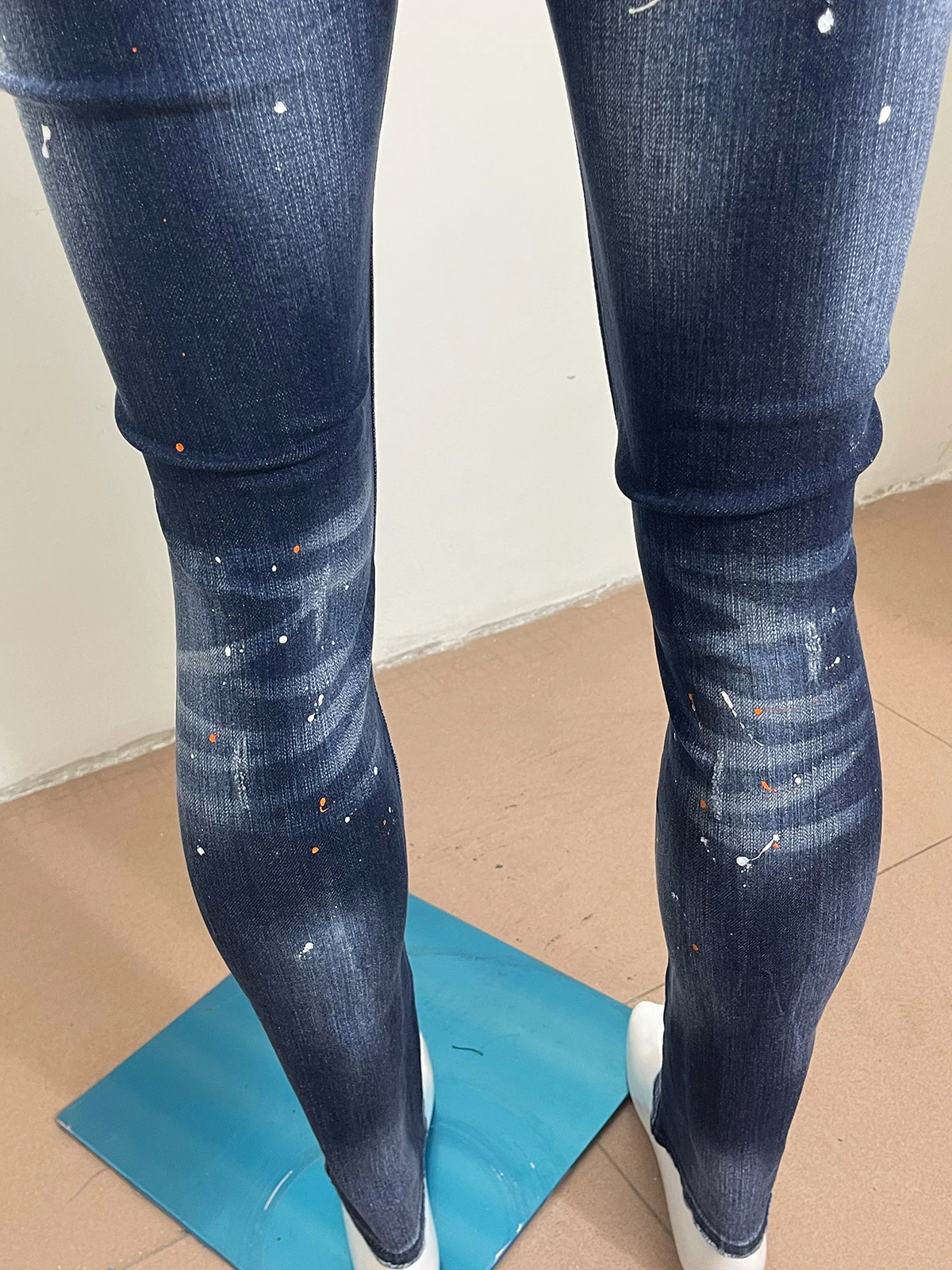 2023 new year jeans D2 jeans men wash small foot tide patch holes paint points slim casual