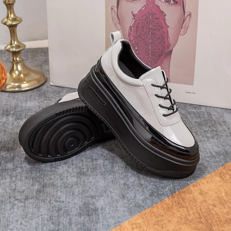Designer Casual Sneakers Women Trends 2023 Chunky Platform Sports Shoes Ladies High Heels Chic Elegant Shoe Flats Thick Bottom