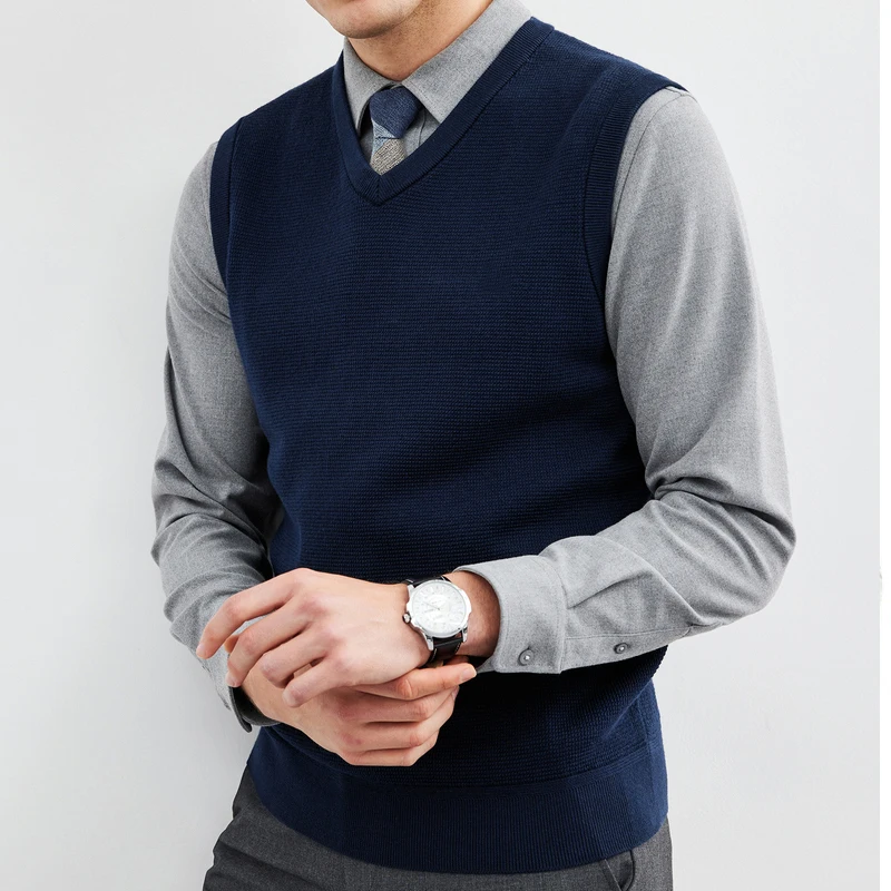 

High Quality 100% Cotton Sweaters For Men Sleeveless Vests Knitted Sweater V-neck Male Waistcoat Fit Type 8501