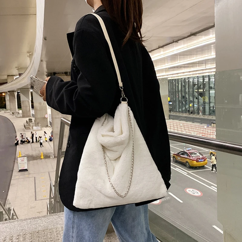 

Elegant Women Solid Color Shoulder Bag Winter Soft Plush Bag Faux Fur Shopping Bag Fluffy Chain Bags
