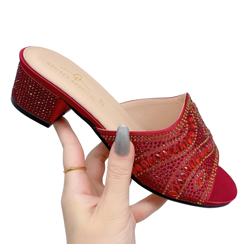 2023 Trendy Colorful Slides for Women New Classic Design Sandals Italian Style Lady Shoes Low Heel Summer Mules Comfy Sandals