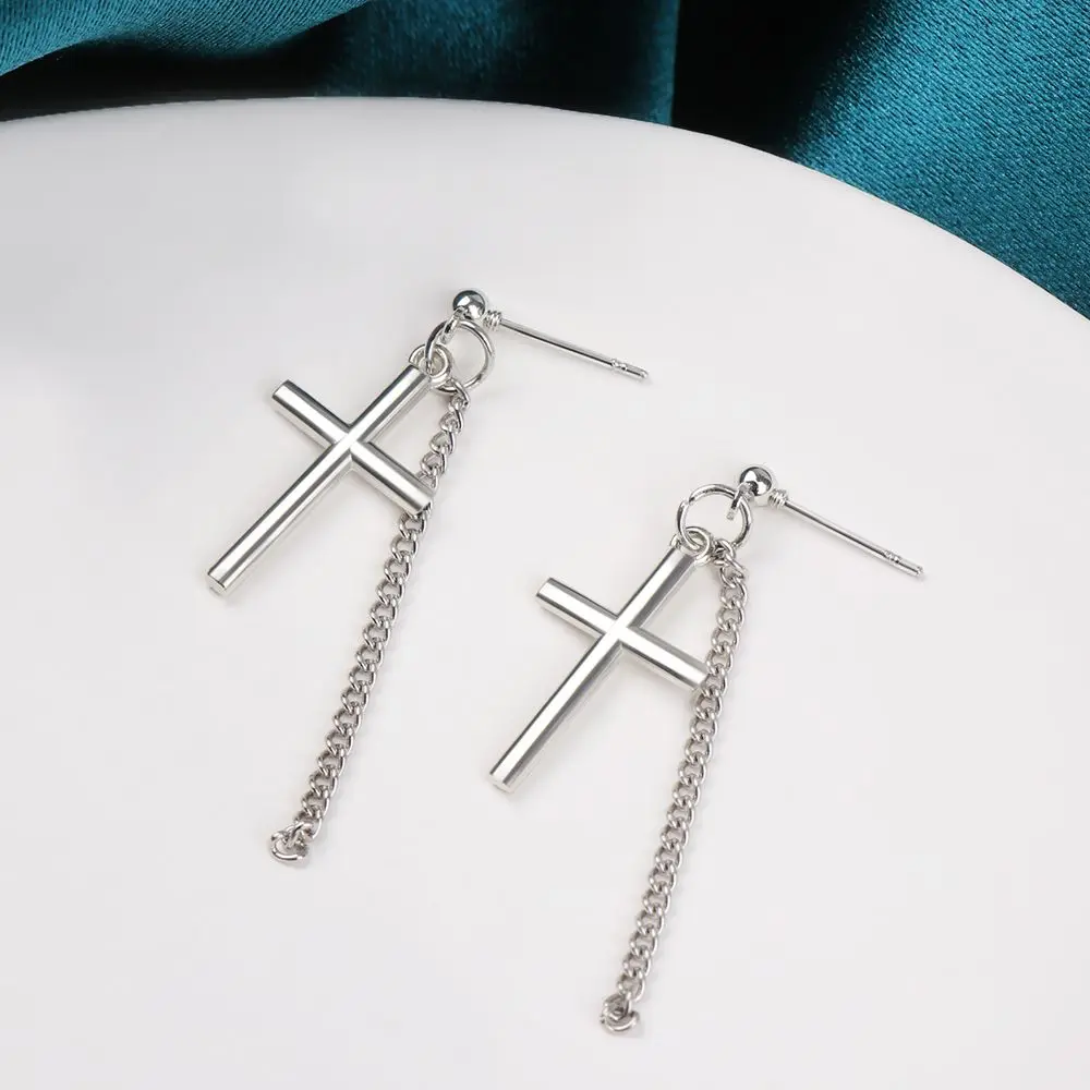 

Street Handsome Dark Personality Bungee Cross Chain Earrings No Pierced Ear Clip