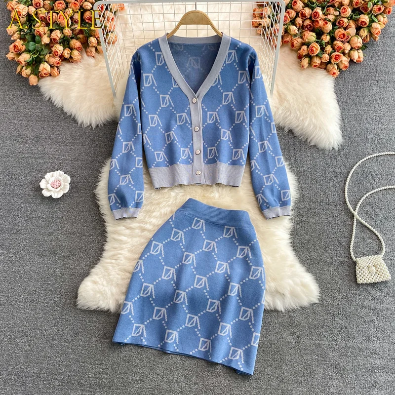 A GIRLS Vintage Small Knitted Two Piece Set Women Cardigan Sweater Coat + Skirts Sets Autumn High Street 2 Piece Skirt Suits