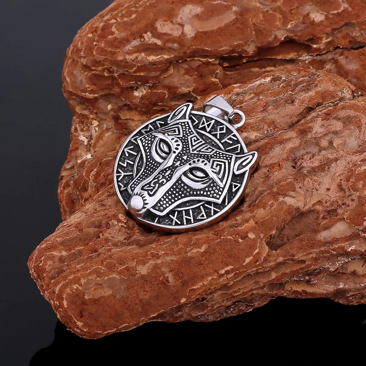 

Quality Design Vintage Viking Animal Necklace Nordic Men's Fashion Amulet Rune Jewelry Pendant High Quality Teen Gift