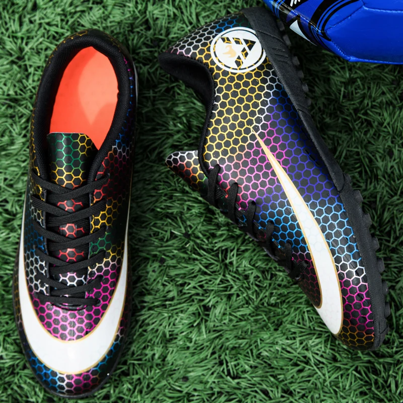 New Children's Boys And Girls  Non-slip Breathable Shock Absorption Microfiber Surface Low-top Football Shoes Size 32—45