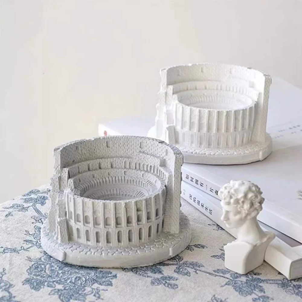 

2022 Home Decor White Roman Colosseum Aromatherapy Diffuser Essential Oil Ornament for Girl Bedroom