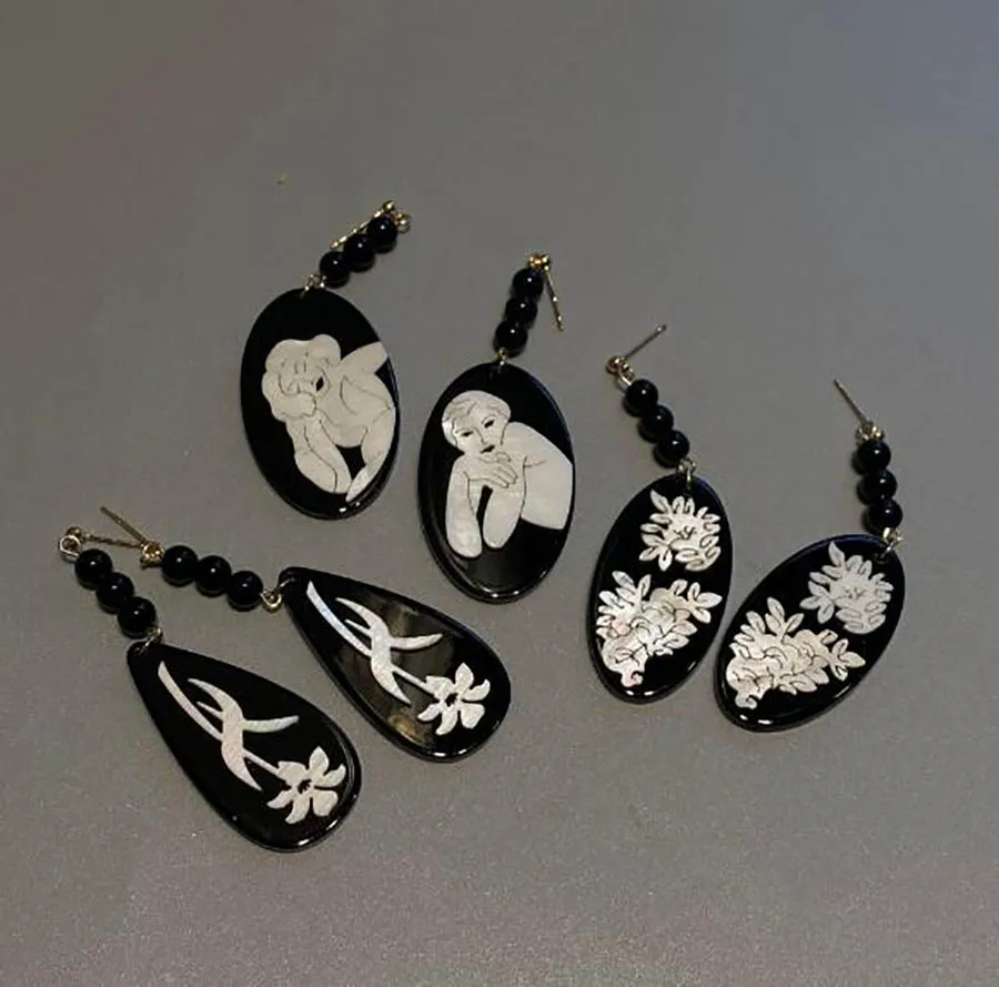 

retro new Chinese style colorful carving craft earrings beauty portrait round card classic rose flowet black oval pendant jewlry