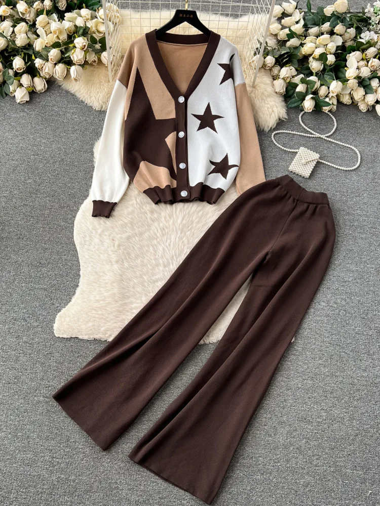 

Трикотажный кардиган и брюки с контрастной звездой, комплект из 2 предметов, новинка осень/зима, спортивный костюм, женский маленький Очаровательный Модный трикотажный комплект
