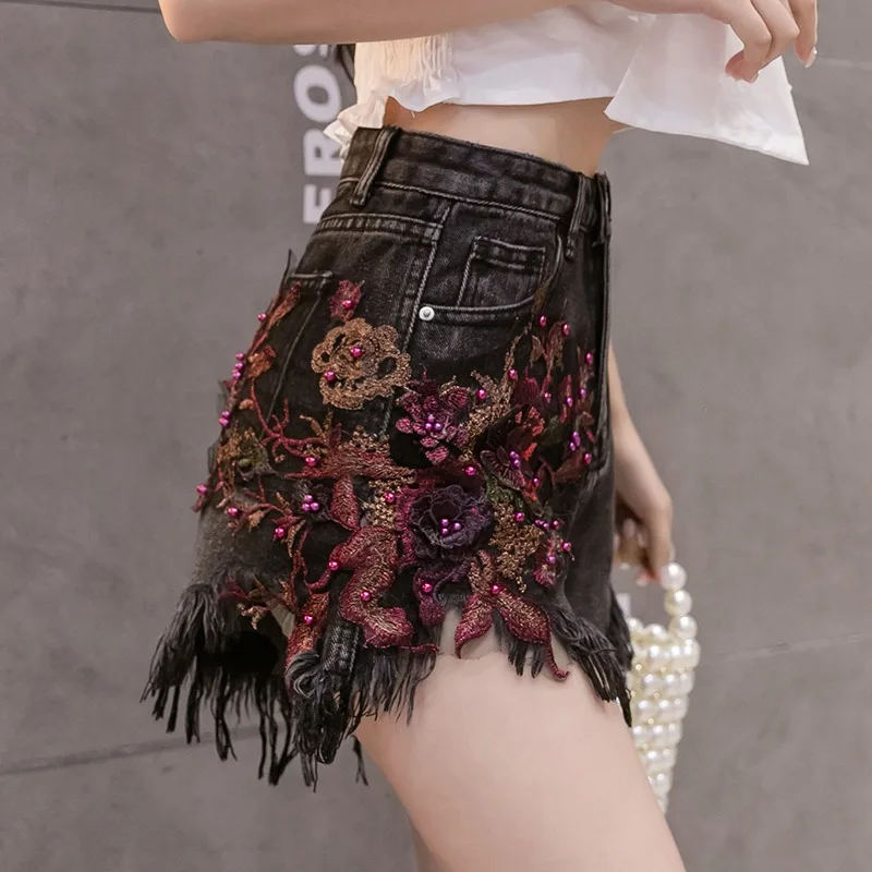

2022 Summer New Women Embroidery Irrgular Floral Black Denim Shorts , Woman Ladies Wide Leg Fashion Beading Shorts