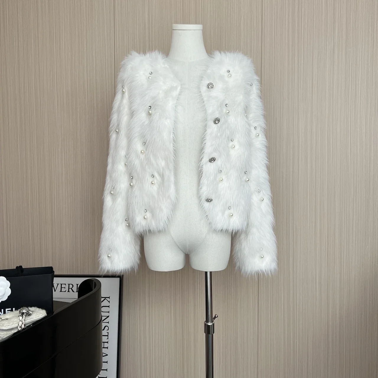 Оригинальный дизайн пальто из искусственного норкового меха однобортное белое