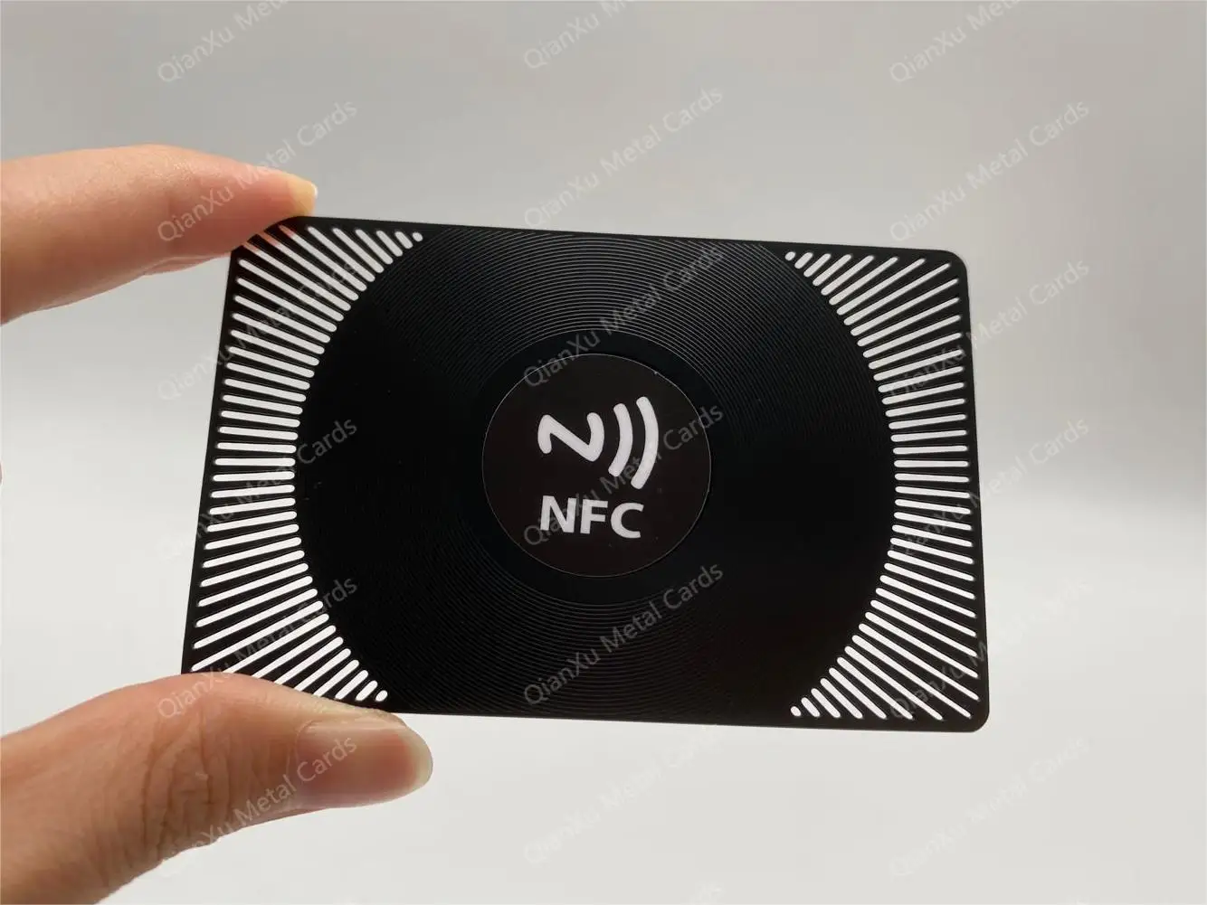 Металлические визитные карточки NFC индивидуальная форма трафаретная печать
