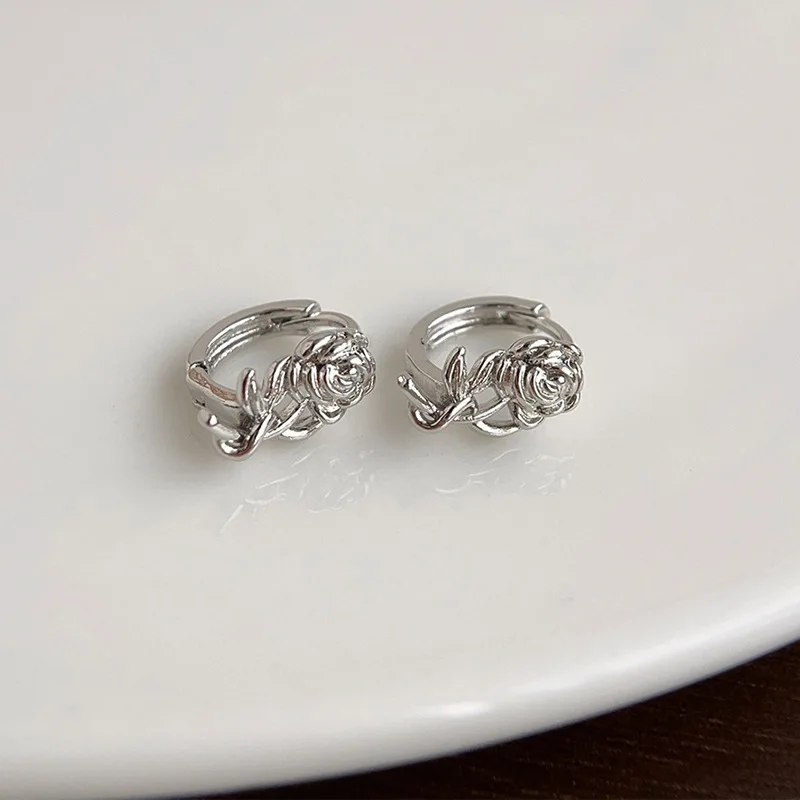 Женские серьги-кольца в стиле ретро