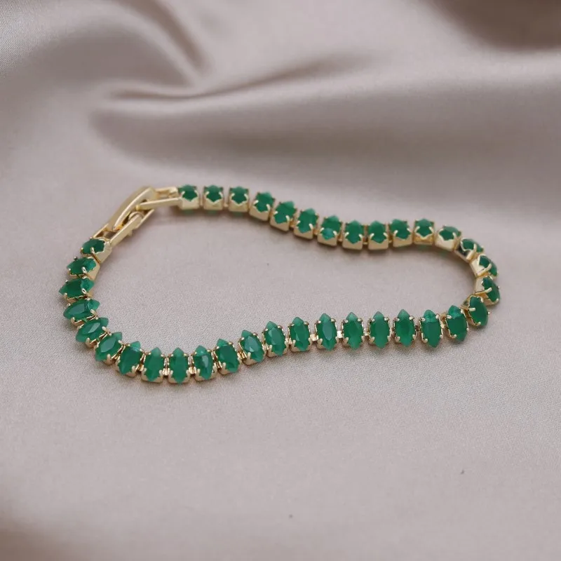 Женский браслет из циркония