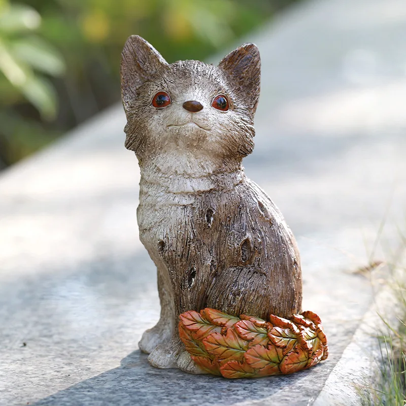 

Cute Fox Personality Leaf Tail Decorative Figurines Resin Handicraft Animal Ornament Garden Desk Home Decoration Accessories