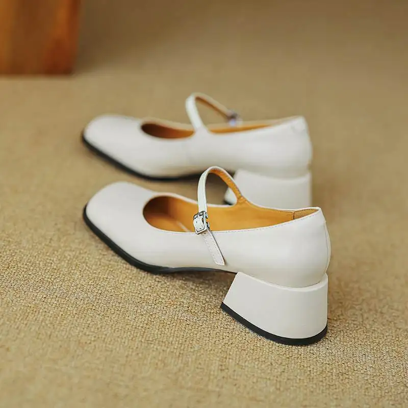 Женские туфли-лодочки из коровьей кожи на квадратном каблуке