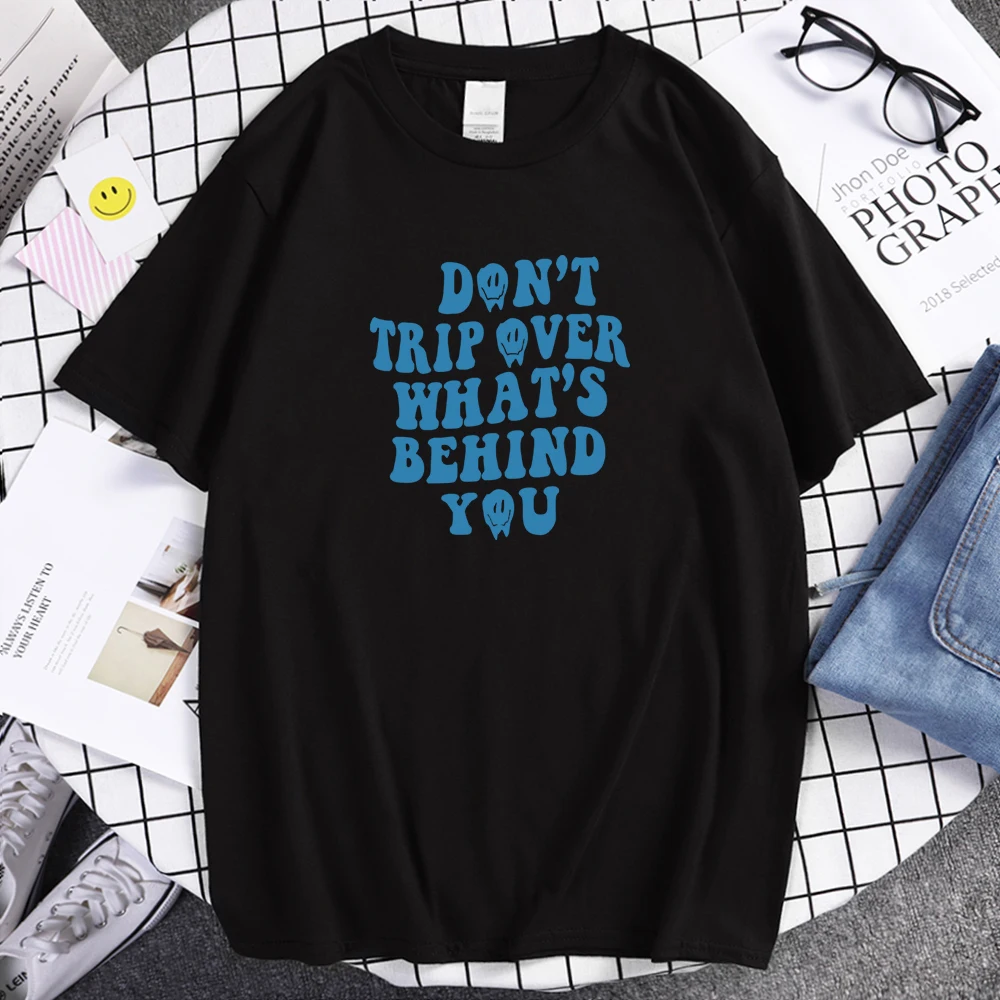 

Don'T Trip Over What'S Behind You Print Tee Shirts Men'S Loose Brand T Shirt Hip Hop Summer Clothing O-Neck Cotton Mens Tshirts