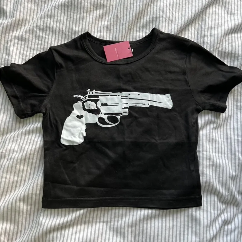 Укороченный топ в стиле гранж