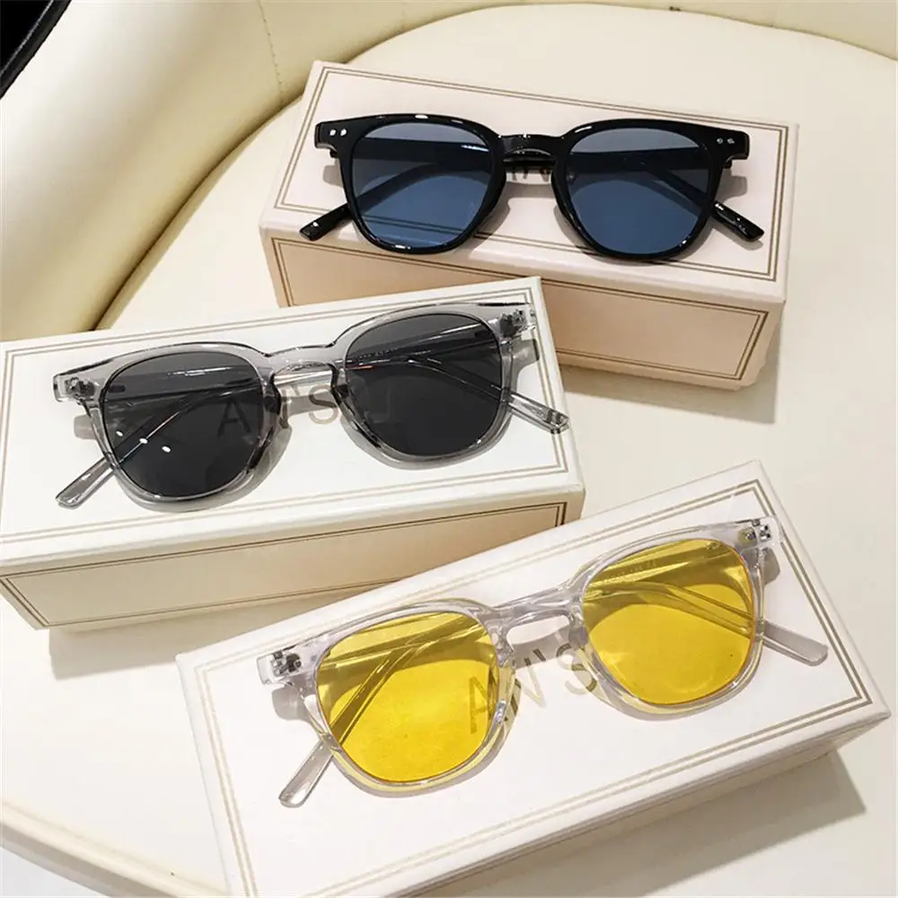 

Women's Fashion Eyewear UV400 Black Oversized Sunglasses Vintage Square Sunglasses Men Shades