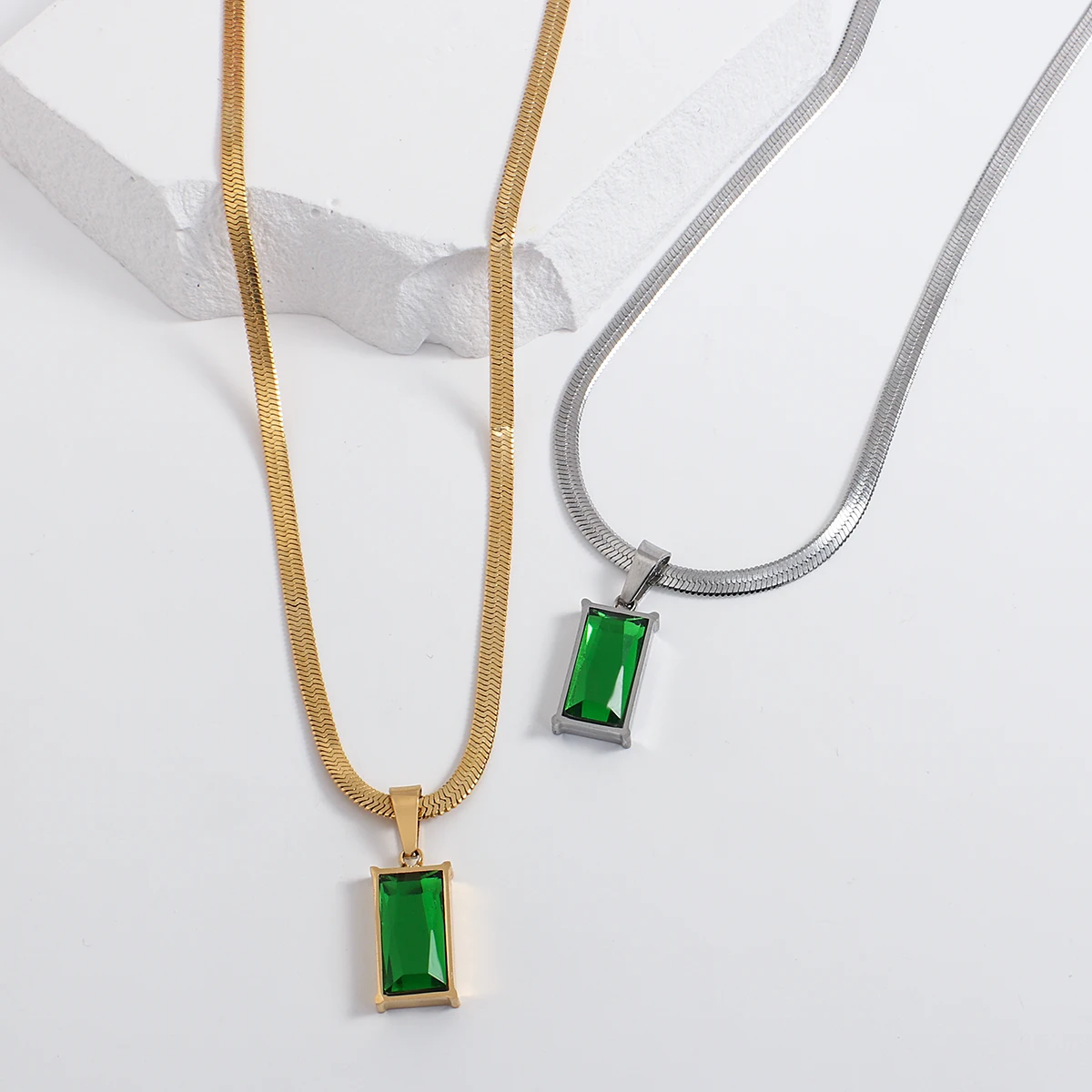 

Greatera Green Cubic Zirconia Square Pendant Necklace for Women Gold Color Stainless Steel Chain Choker Necklace Jewelry 2022