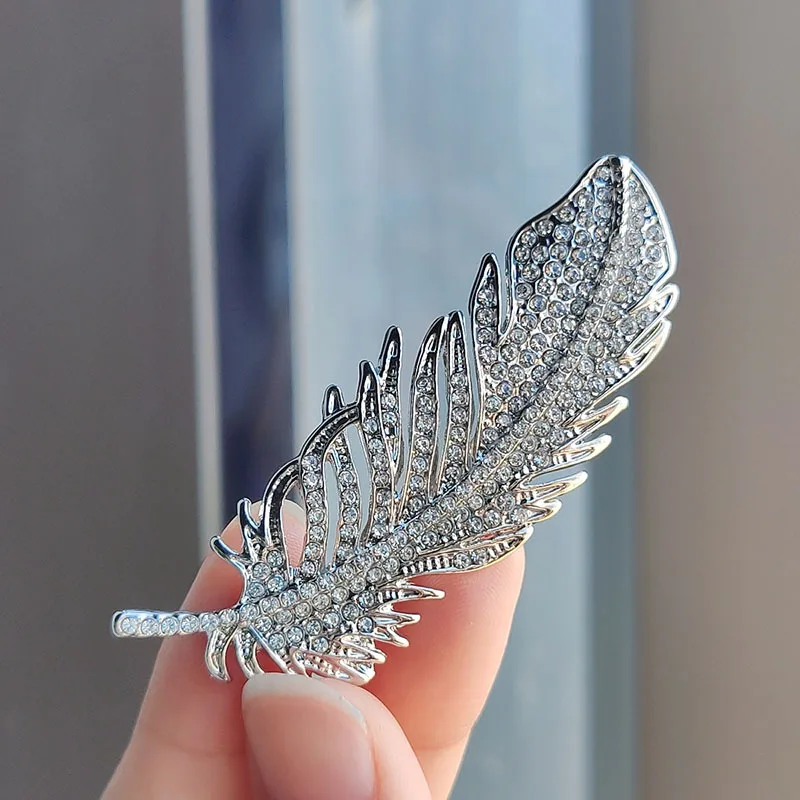 

Exquisite Full Rhinestone Feather Brooches For Women Clothing Suit Elegant Leaf Bird Wing Brooch Pins Office Party Jewelry Gifts