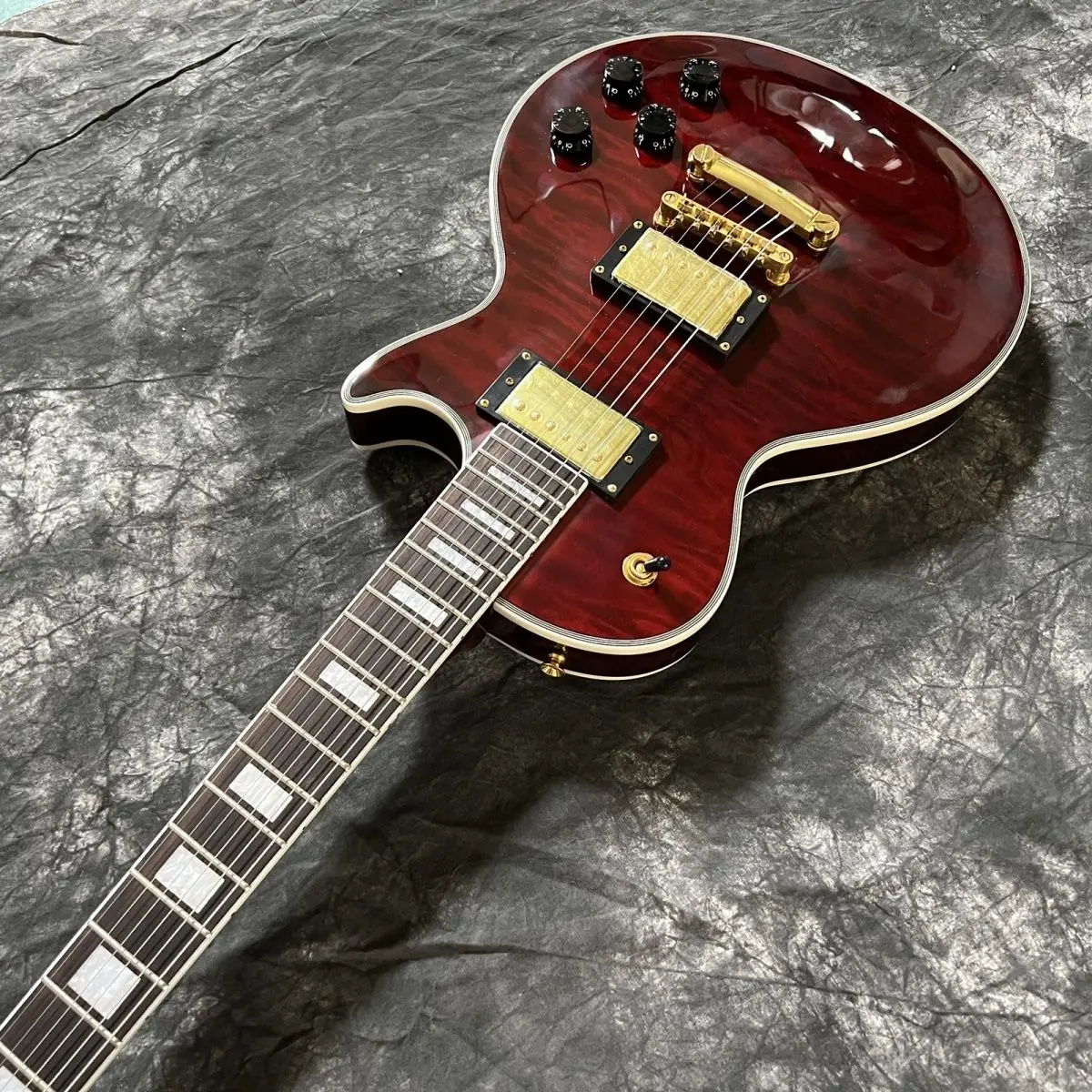 

les paul guitar Rosewood Fingerboard Mahogany Body High Quality Guitarar