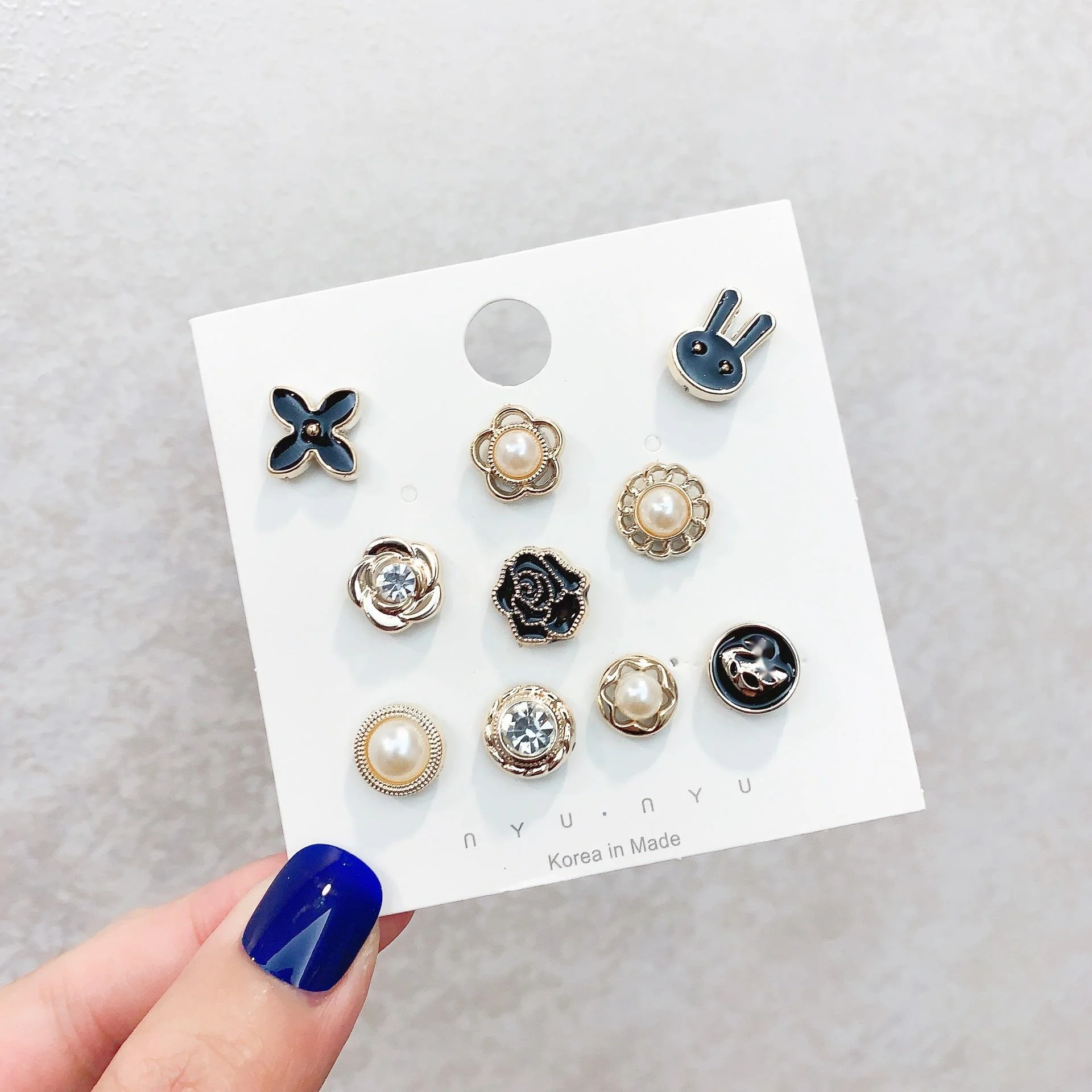 Simple Korean Ins Seamless Brooch Buttons Suit Anti Exposure Pins Cute Small Geometric Pearls Brooches Buckles 10pcs/set |