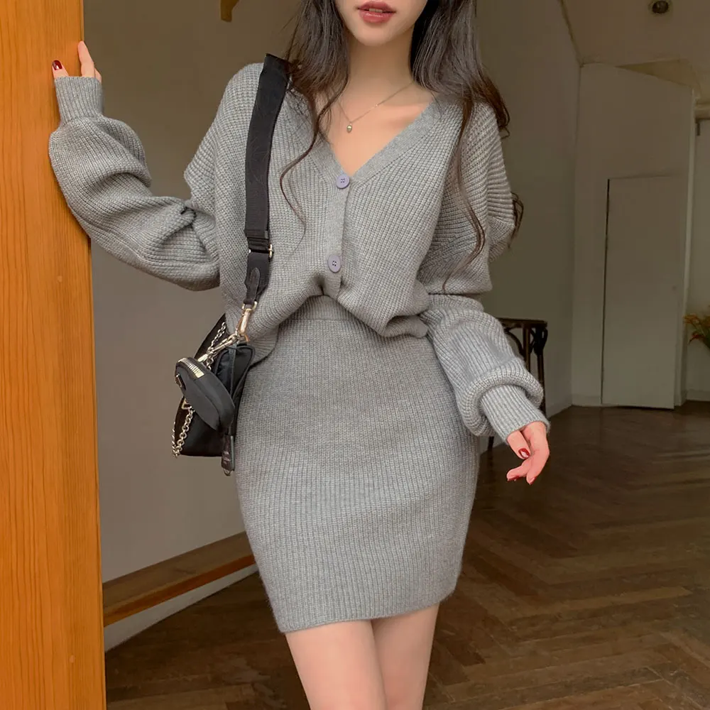 

Korean V-neck knitted cardigan sweater + high Fanny pack hip skirt two-piece fashion sweater set autumn and winter women