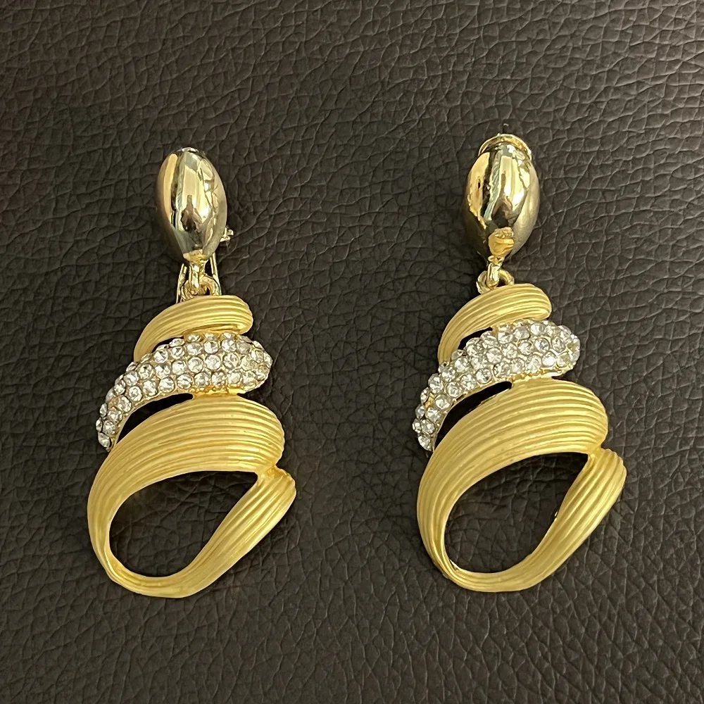 

Fashion Classic Pendant Women Fashion Gold Plated Earrings Brass Girls Chunky Small Gold Hoop Round Earrings