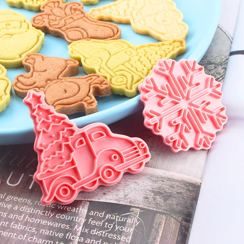 

2022 Christmas Elk Santa Claus Cookie Mold Set DIY 3D Xmas Tree Snowflakes Socks Bells Press Baking Biscuit Mold Kitchen Tools
