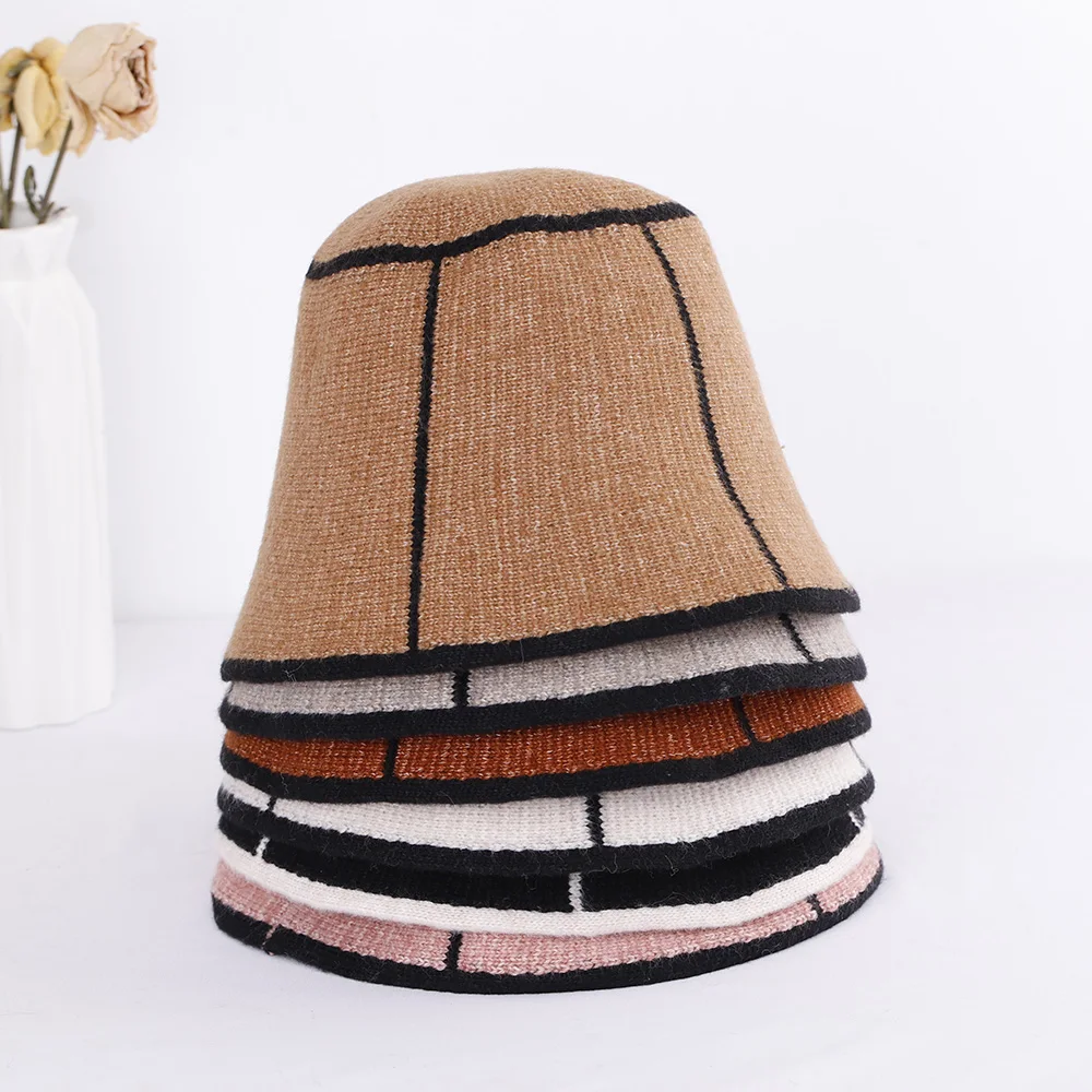 

2022 NEW Autumn and winter fashion stripe bucket Hats for Womens Panamas Vintage Foldable Solid color hat for gift free shipping