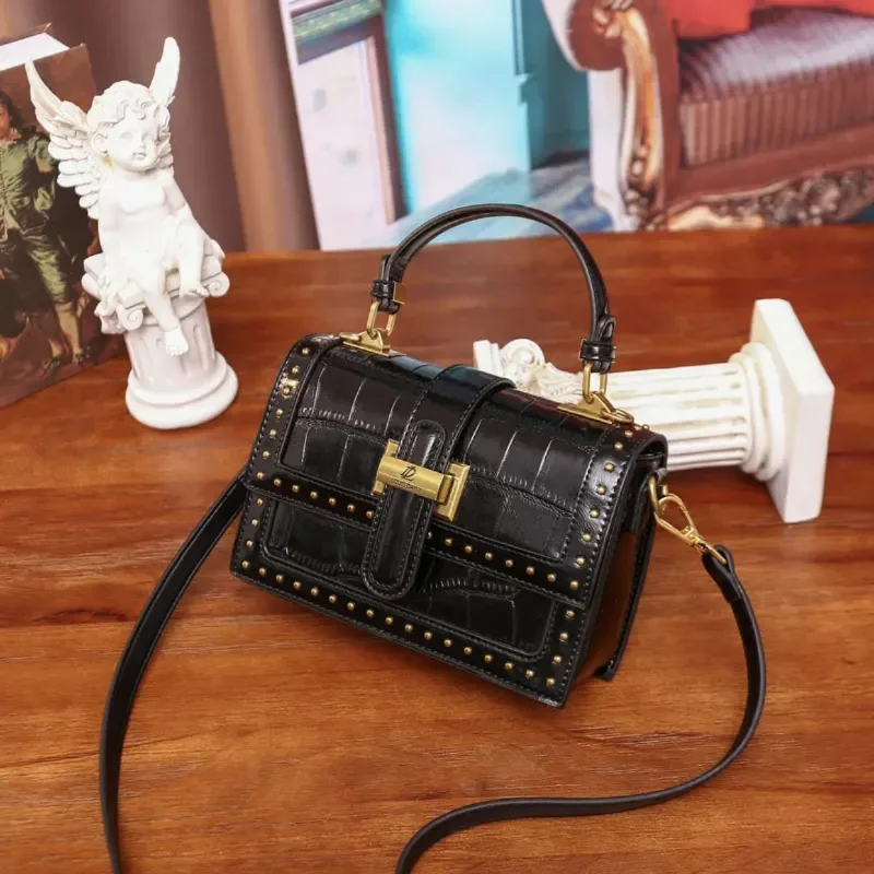 

Luxury Leather Peninsula Box Shape Handbag Rivet Small Square Women's Bag 2023 New Wallet Single Shoulder Satchels Real Leather