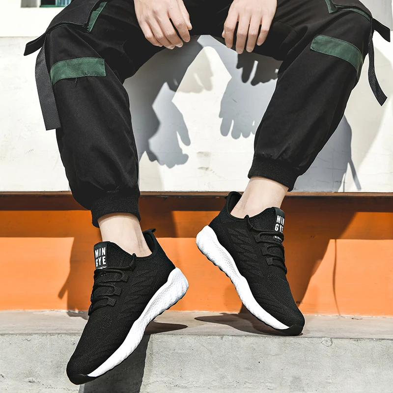 Black Ultra Light Mens Running Sneaker 2022 Soft-soled Comfortable Workout Shoes Men New Breathable Mesh Sports Shoes For Men