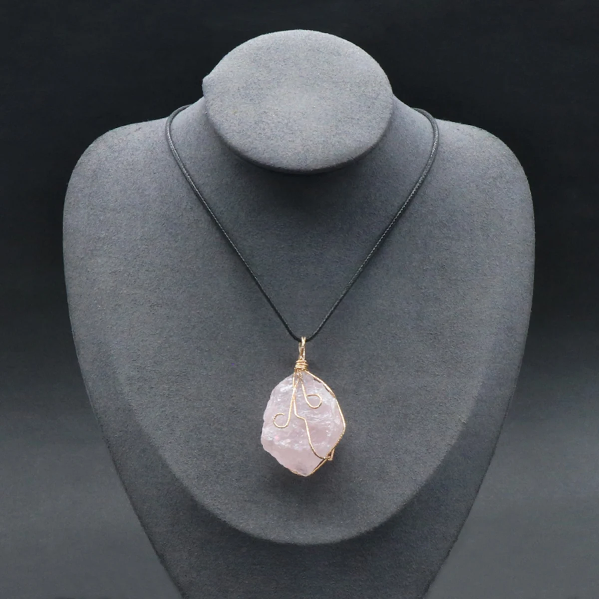 

Women Necklace Natural Original Stone Winding Pendant Necklace For Lucy Girl Birthday Gift Accessory