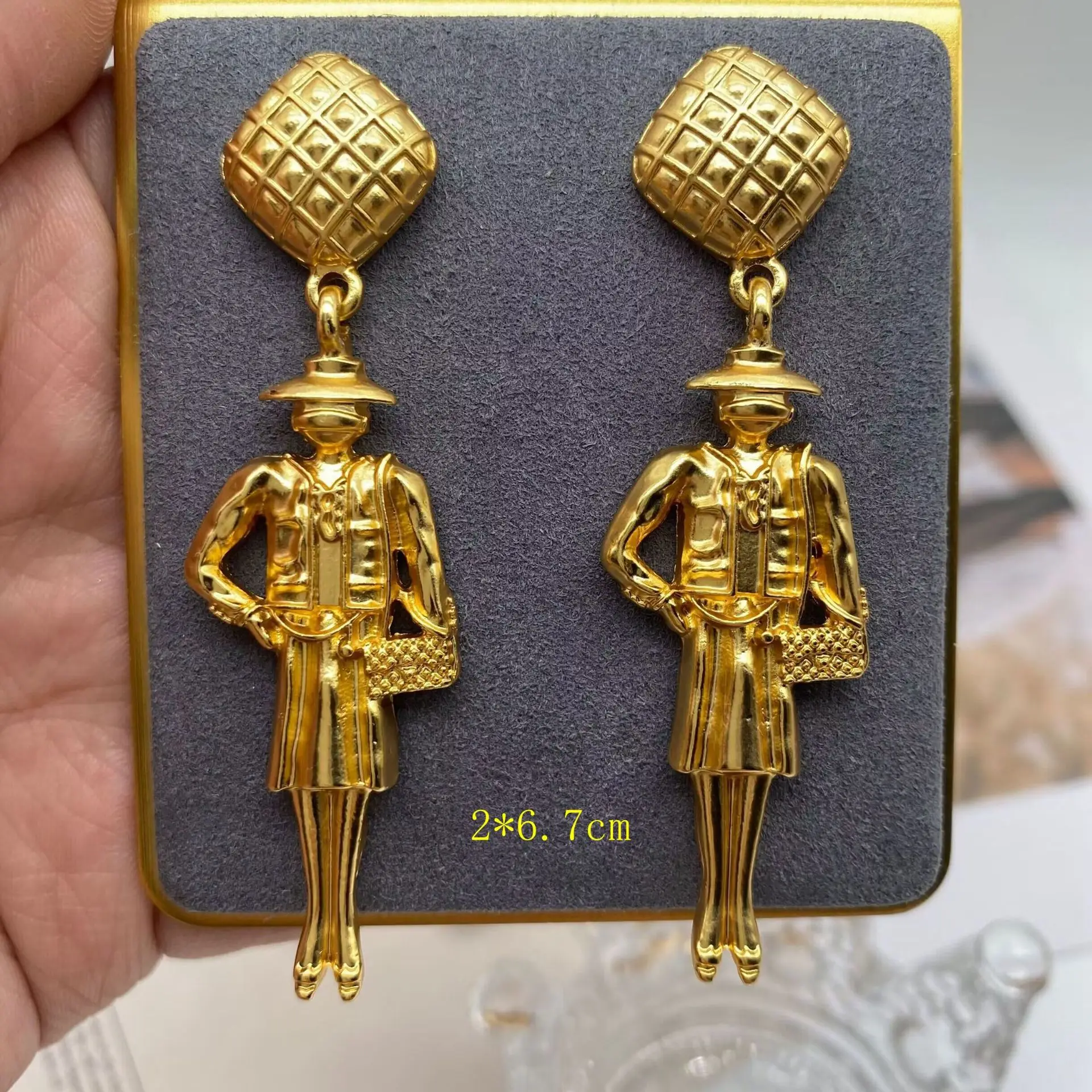 

Vintage high-end jewelry pendants Fashion earrings