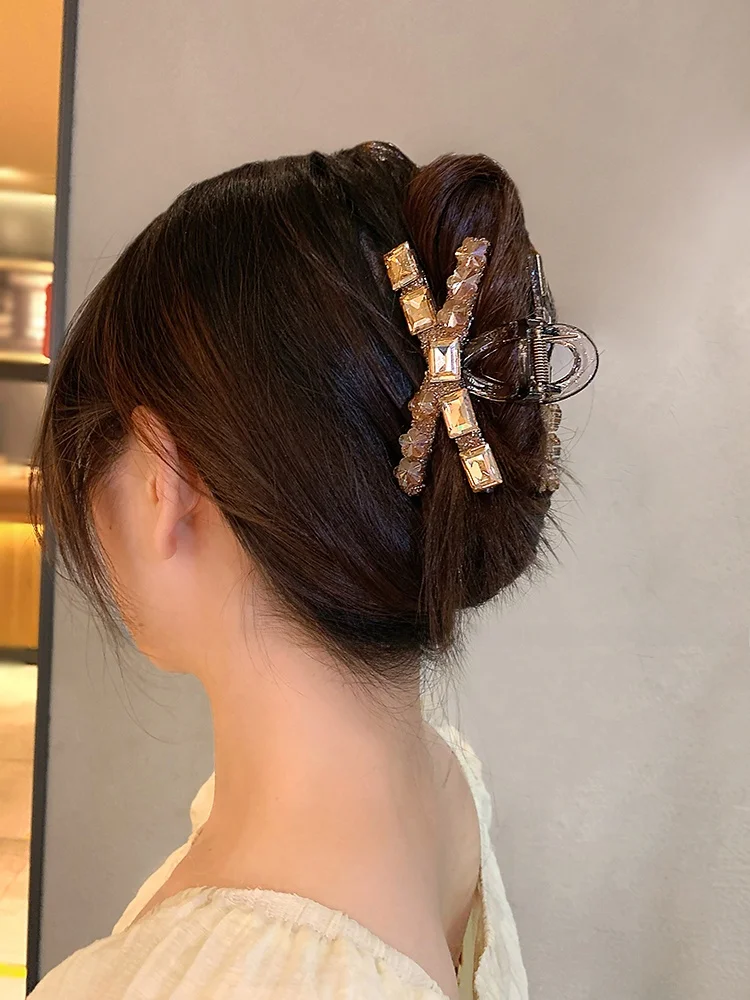 Легкий роскошный дизайн женская мода с перекрестной ручкой украшенная