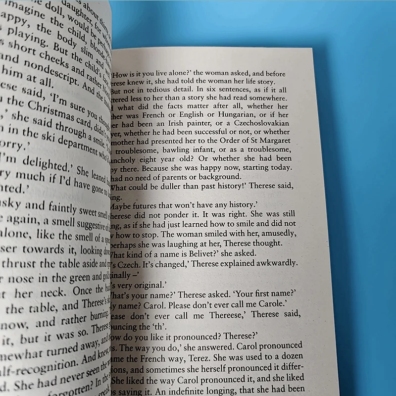 Цена на английскую книгу Highsmith's Salt Carol портативное издание образование