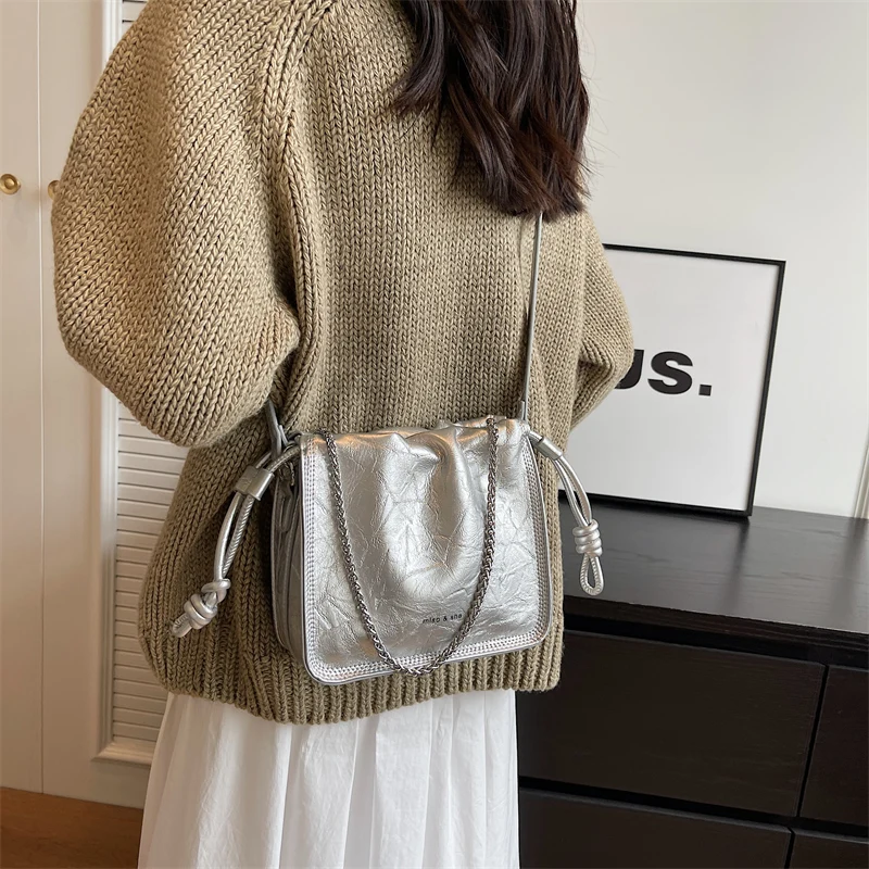 Маленькие сумки на плечо