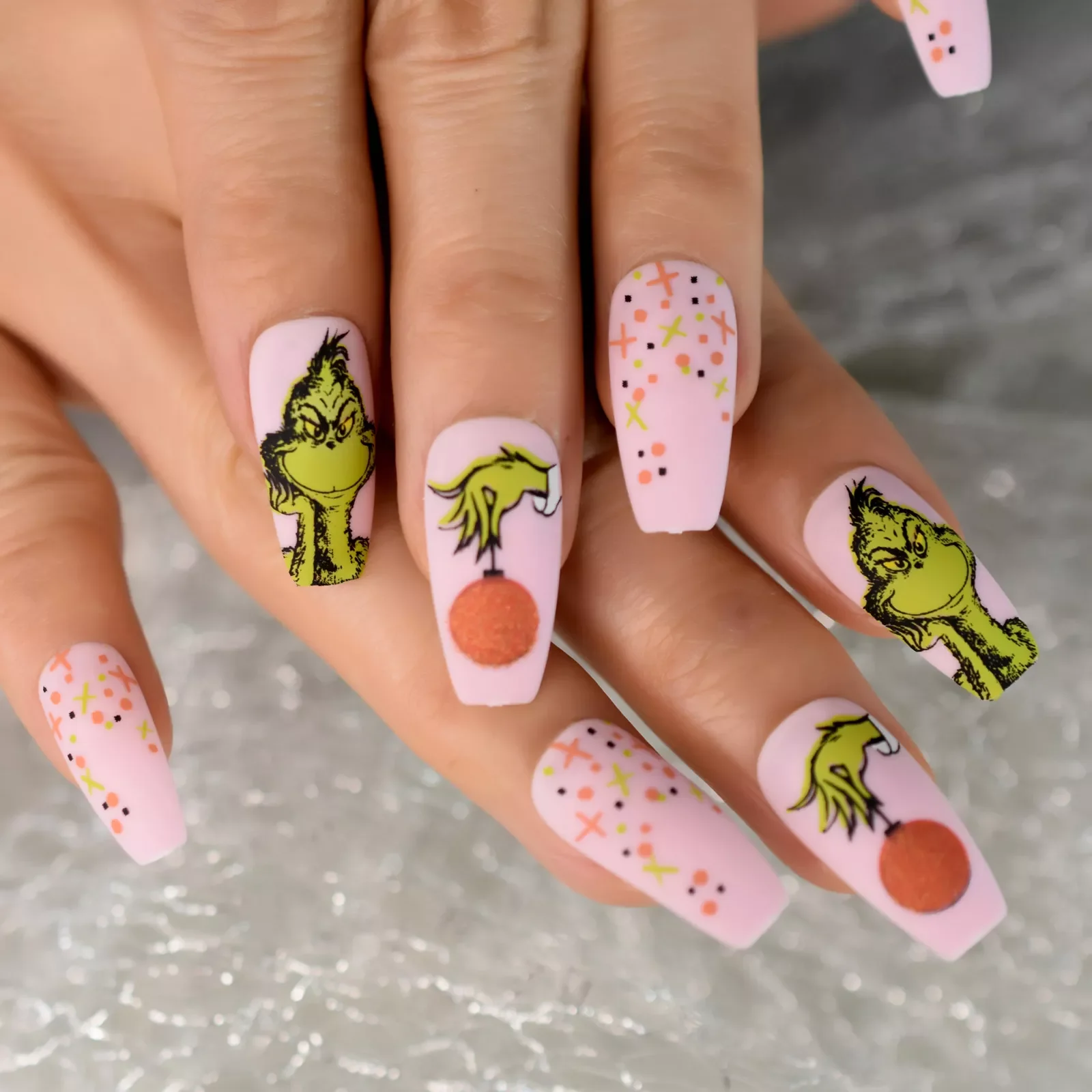 

2023NEW Grinch Pattern Fake Nails Glitter Press On Fake Nails Medium Coffin Nails Pink Color Colorful Daily Wear