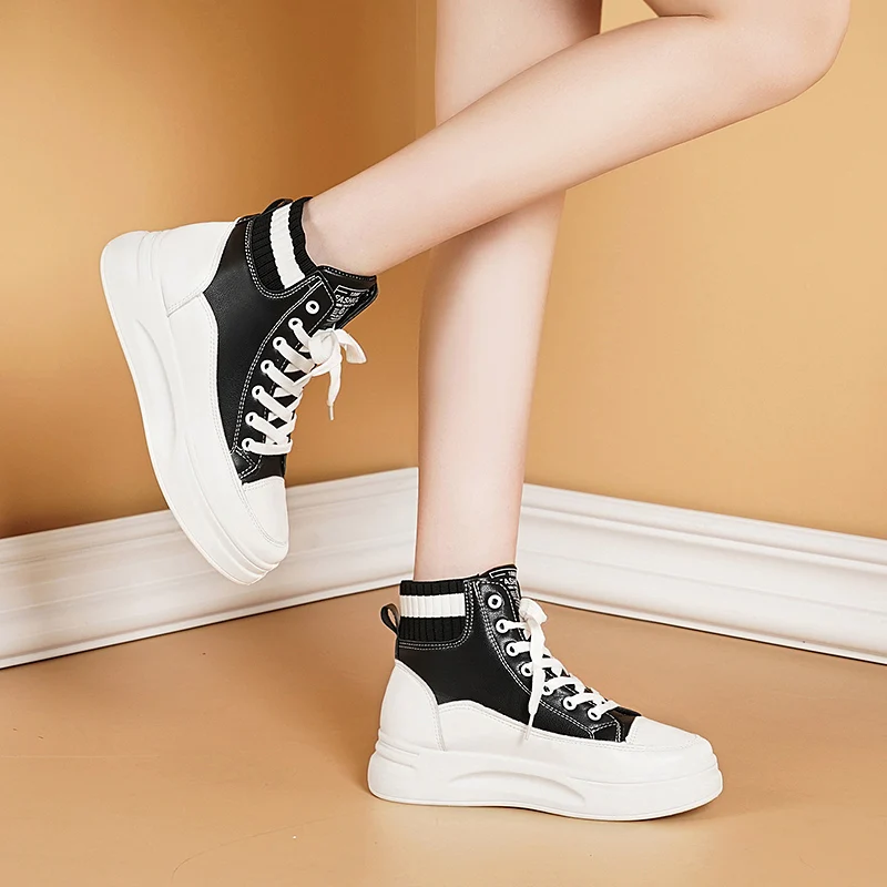 Женские высокие кроссовки на платформе с вулканизированной подошвой модная